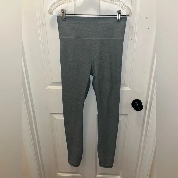 💕LIKE NEW Vuori Women’s Clean Elevation Legging - Stormy Heather (?) - Sz Medium